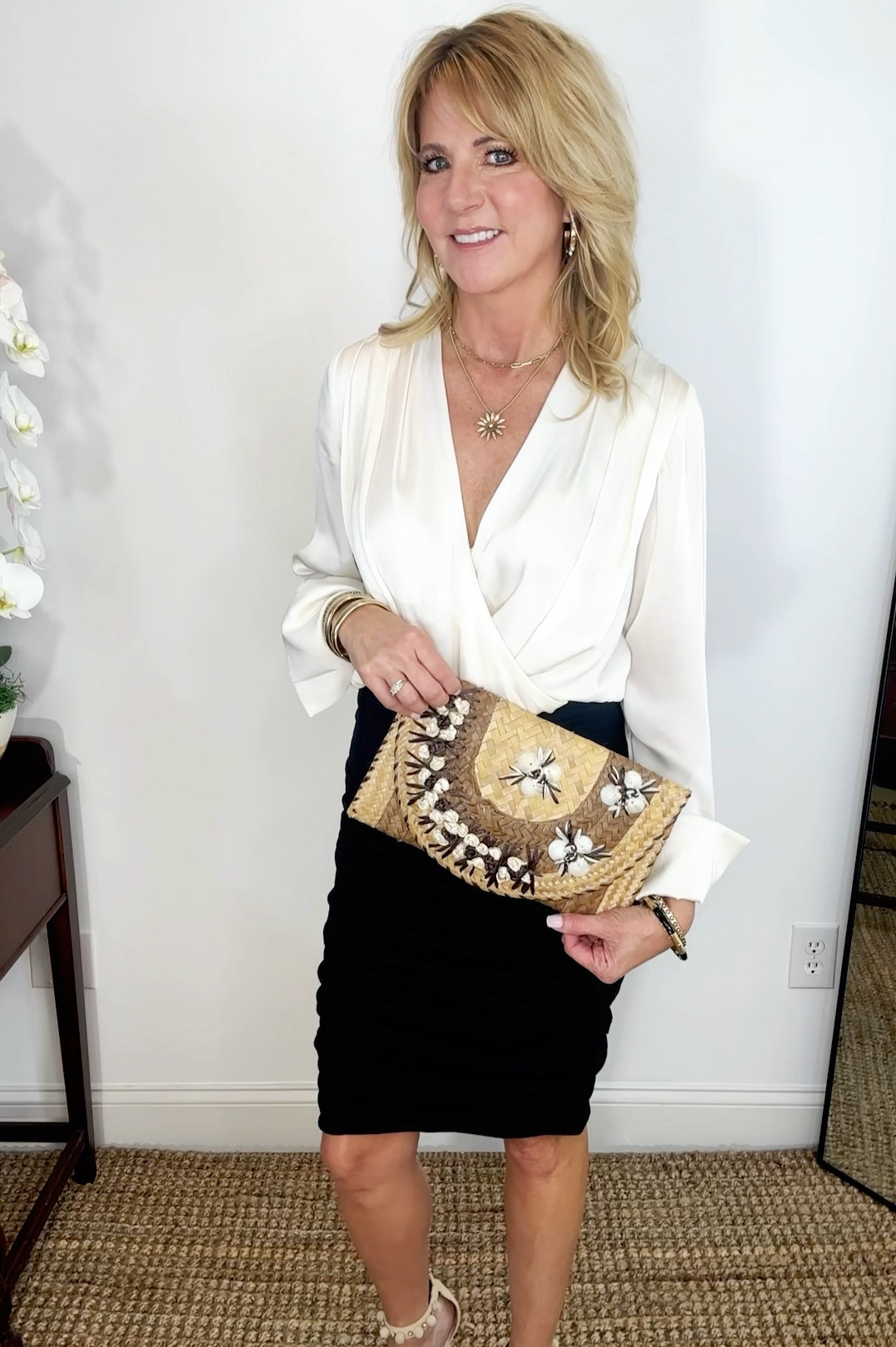 If you like classic style but with an edge, you’re in the right place!

I love to add a little bit of spice to all of my outfits. Whether through a red shoe, a metallic belt, a lot of accessories, or a leather jacket anything to give it umph 💥


#LTKStyleTip #LTKOver40 #LTKVideo