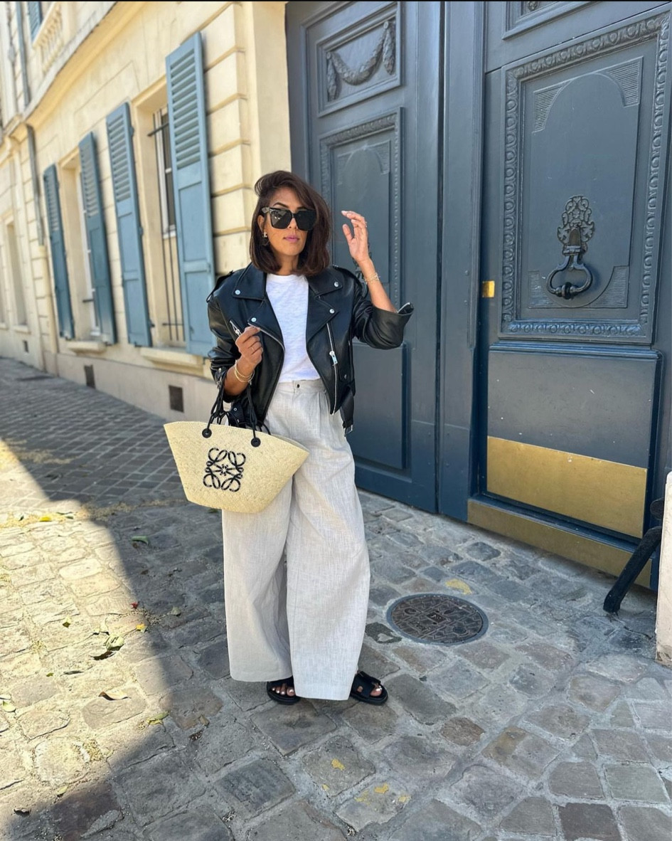 Look du jour 

pantalon en lin beige, ma talon léger en lin, tee shirt blanc en lin, top blanc en lin, veste en cuir, veste bomber en cuir noir, sac panier Loewe, sac Loewe

#LTKstyletip #LTKFind