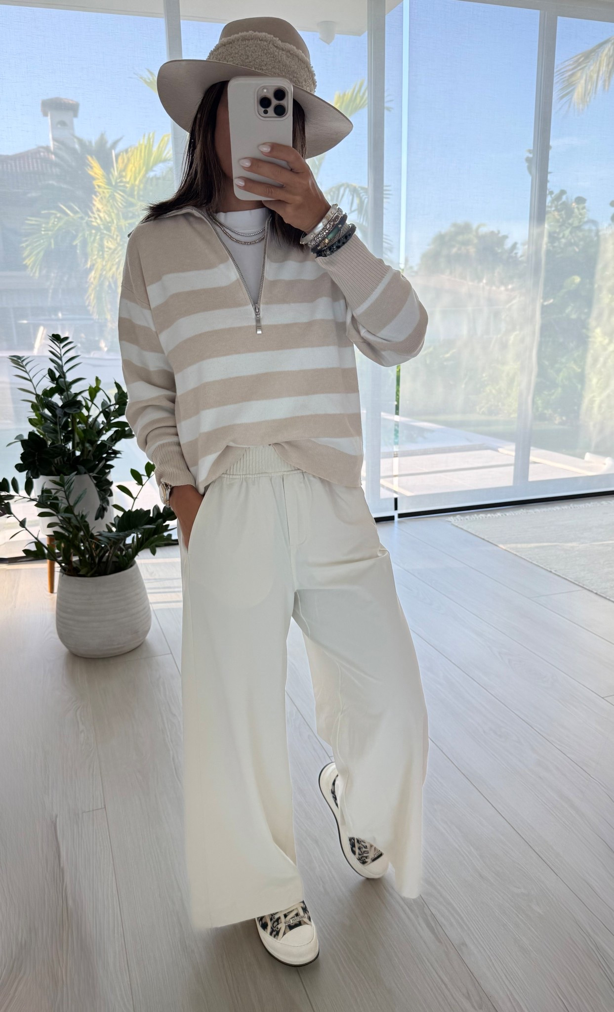 Traveling comfy in my usual monochromatic style 