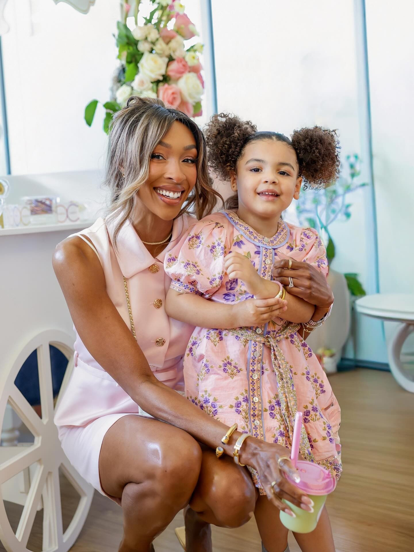 Happy Easter 🙏🏾🩵🐰🌸

Started the weekend at the cutest event with @randimahomes + @boostyourbrandmarketing so special celebrating with so many amazing moms 💐

@ASTR the Label @Fashionphile @Dillards Inc. 