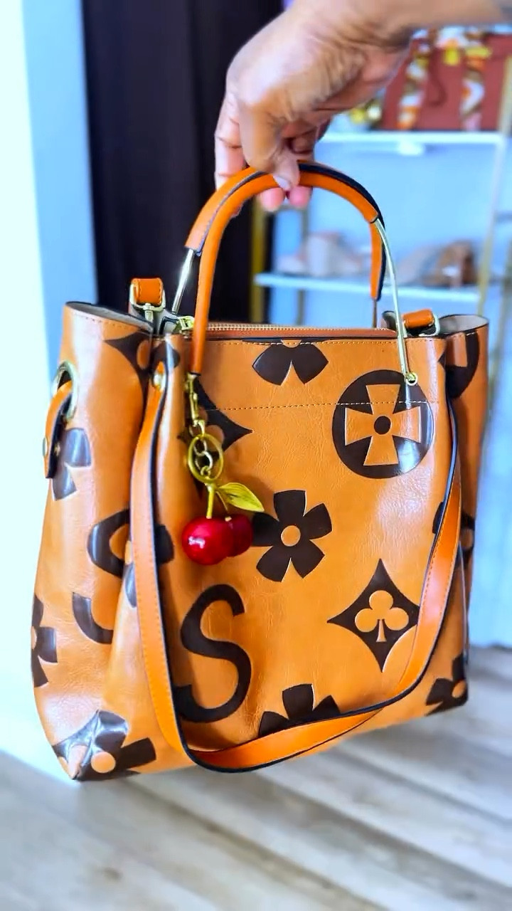 Love my purse so much! I get a ton of compliments! 👜

Someone even wanted to buy it from me so I told showed her how to buy it from my TikTok shop! And it comes with a second bag for makeup or just carry separately! 

The bag and cherry charm is link in my stories and on LTK page!

  #losangelesblogger #instagood #3 
#fashionblogger #tiktokmademedoit #cornerofmyhome #viral #trending #fashion