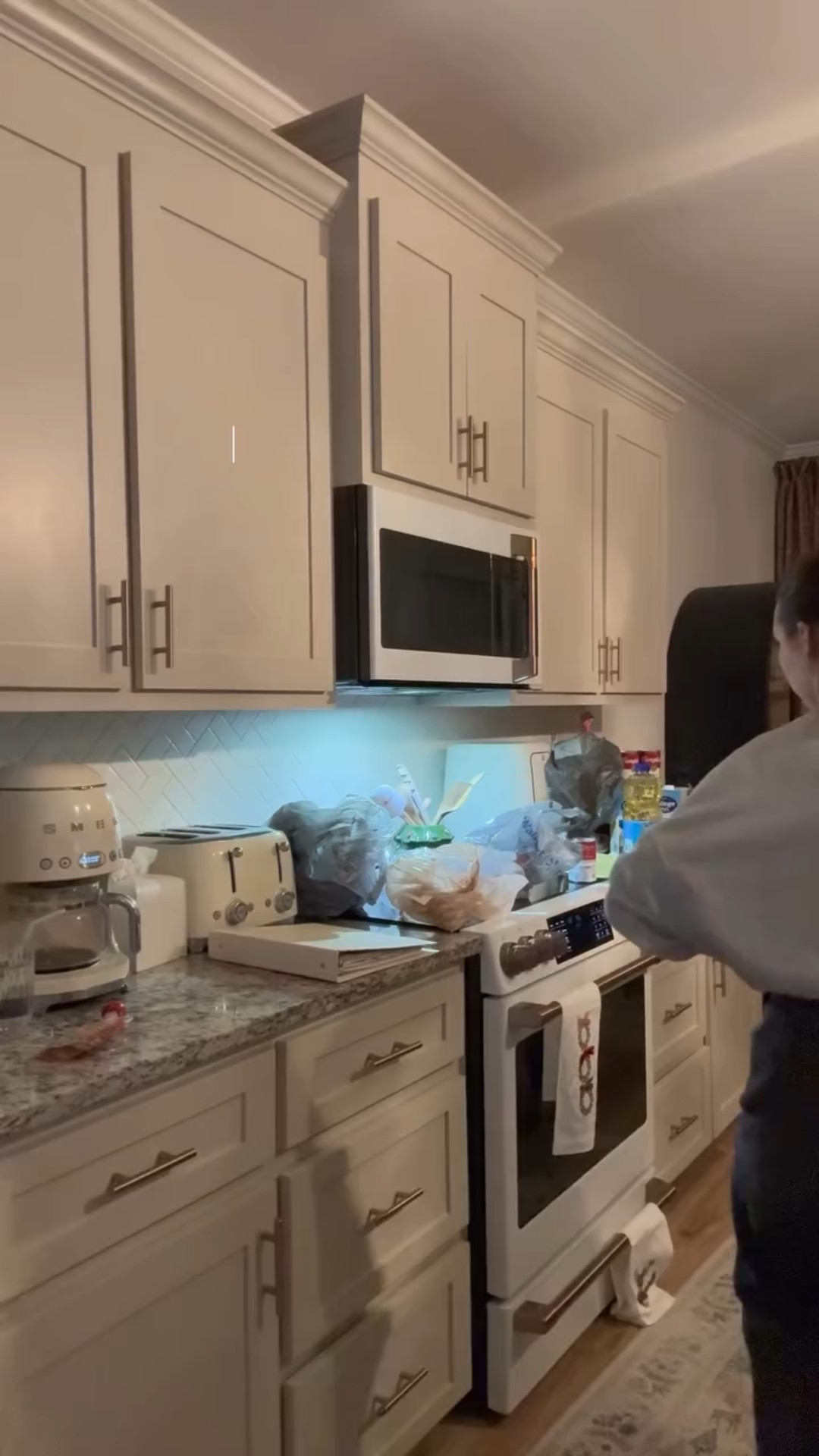 okay let’s settle the debate… stuffing or dressing?!👇 me? DRESSING!!!

#LTKmomlife #LTKdayinmylife #LTKgrwm