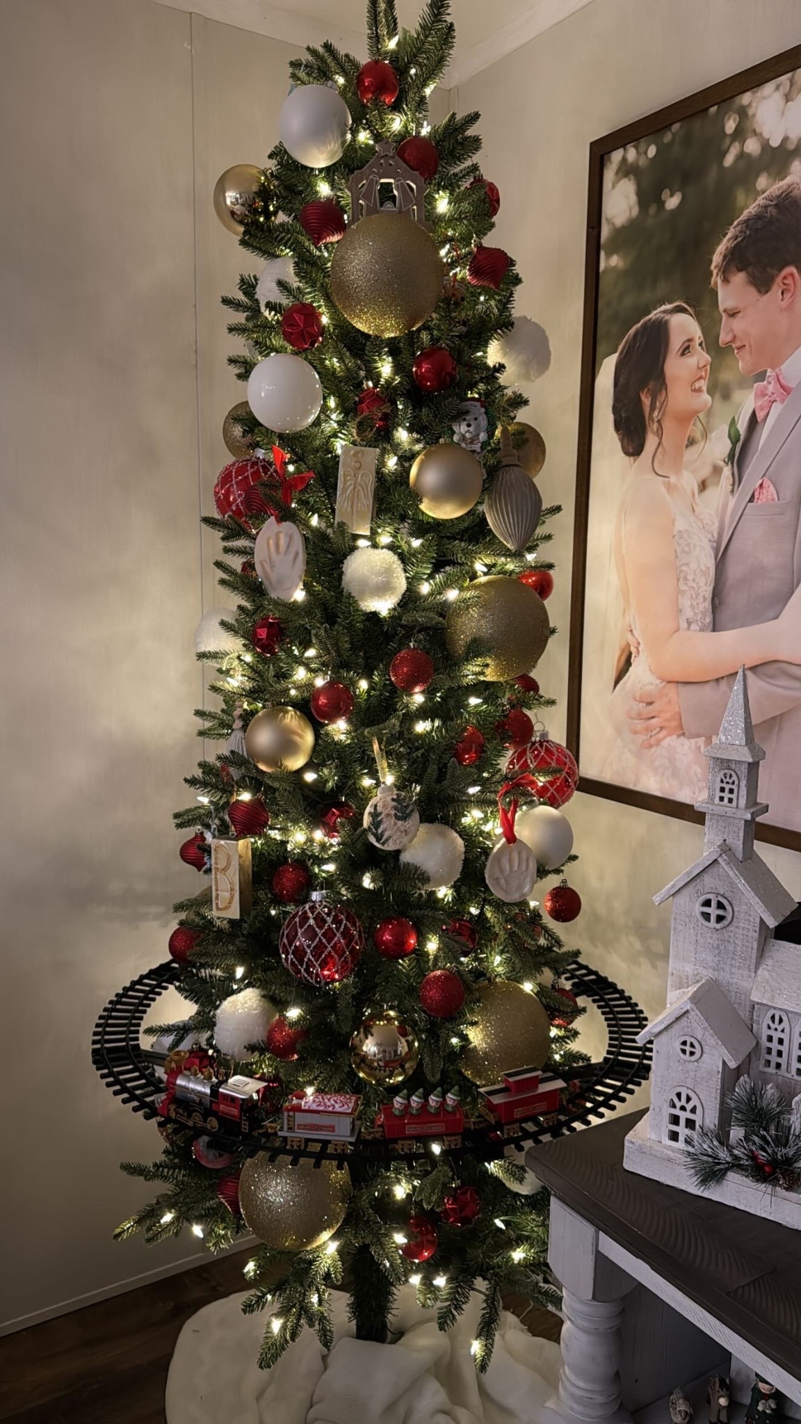 Our Walmart tree and train set!🎄🚂

#LTKSeasonal #LTKHome #LTKHoliday