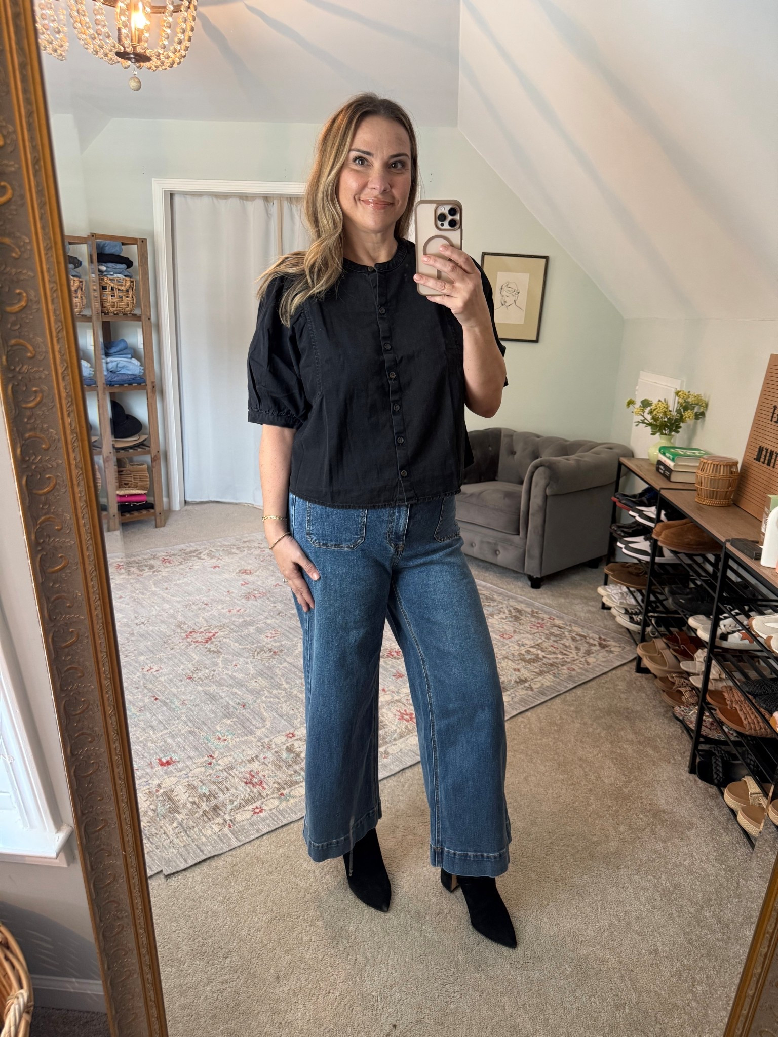 🖤 The moment I spotted this shirt, it was an instant yes! Chic designer vibes without the price tag (under $30 🙌🏻).
I’ve linked the entire look for you in my LTK shop ⬇️

#LTKFallSale #LTKFindsUnder50 #LTKMidsize