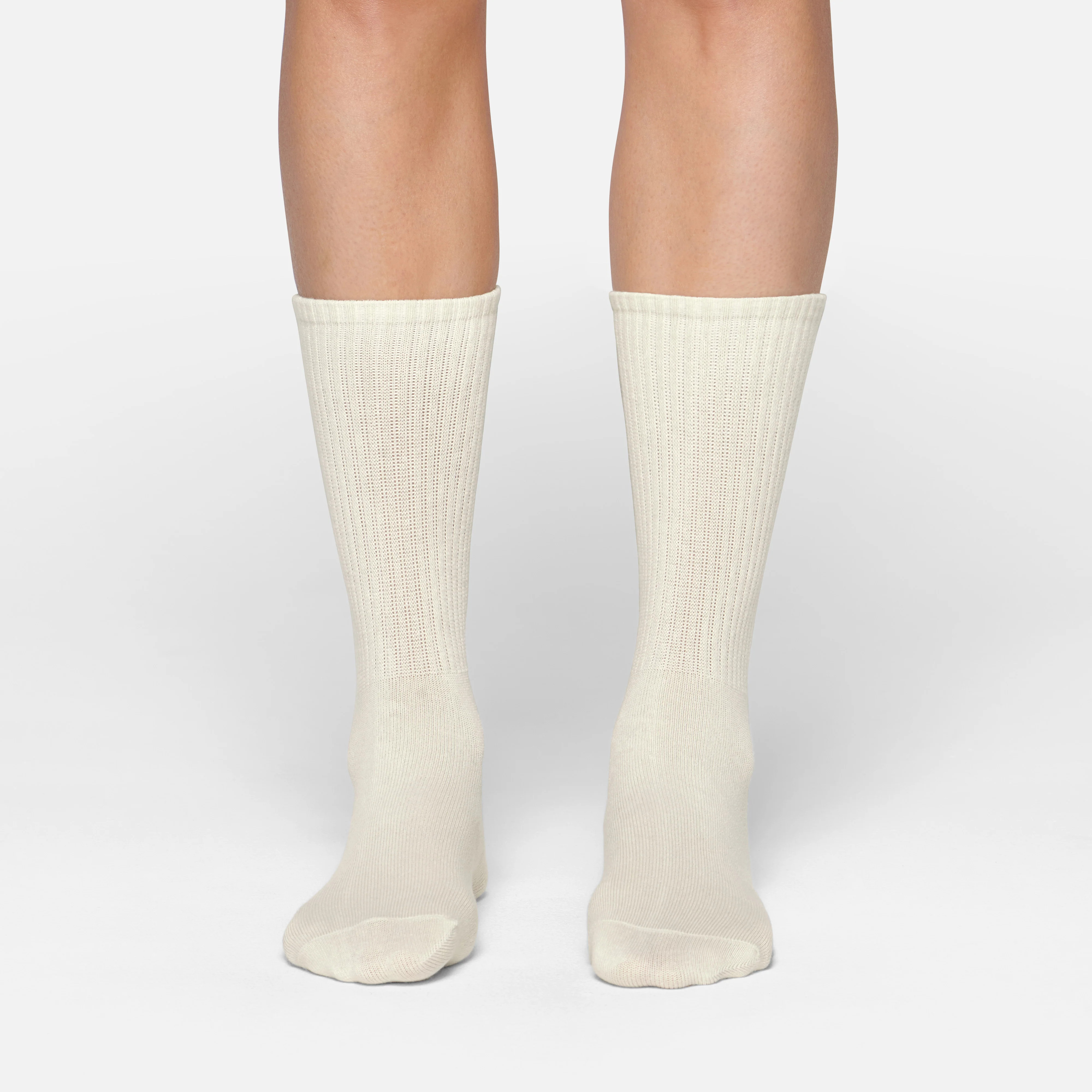 SKIMS Sport Crew Socks | White | 8+ | Socks | SKIMS (US)