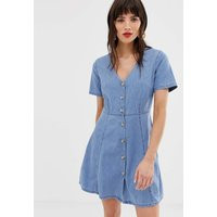 ASOS DESIGN denim tea dress with mock horn buttons in midwash blue | ASOS CH