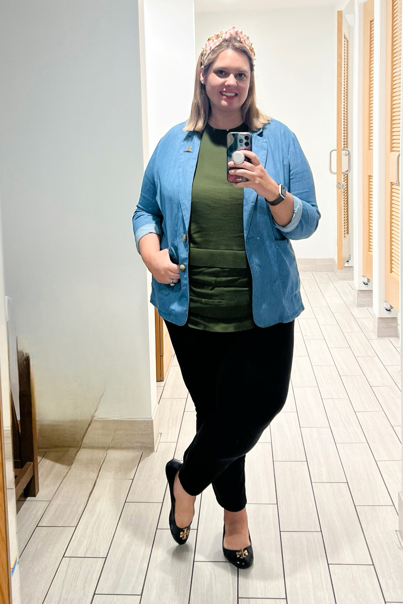 A casual and comfortable work week look 

#LTKplussize #LTKstyletip #LTKworkwear