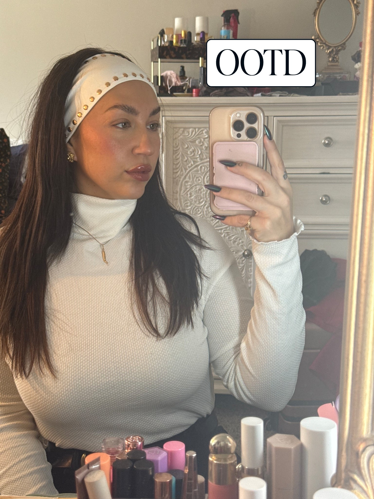 Brunch outfit 🥞 this tops been sold out before and it will happen again - still light weight enough for spring & in so many colors ✨ 

#LTKgrwm #LTKootd #LTKBeauty
