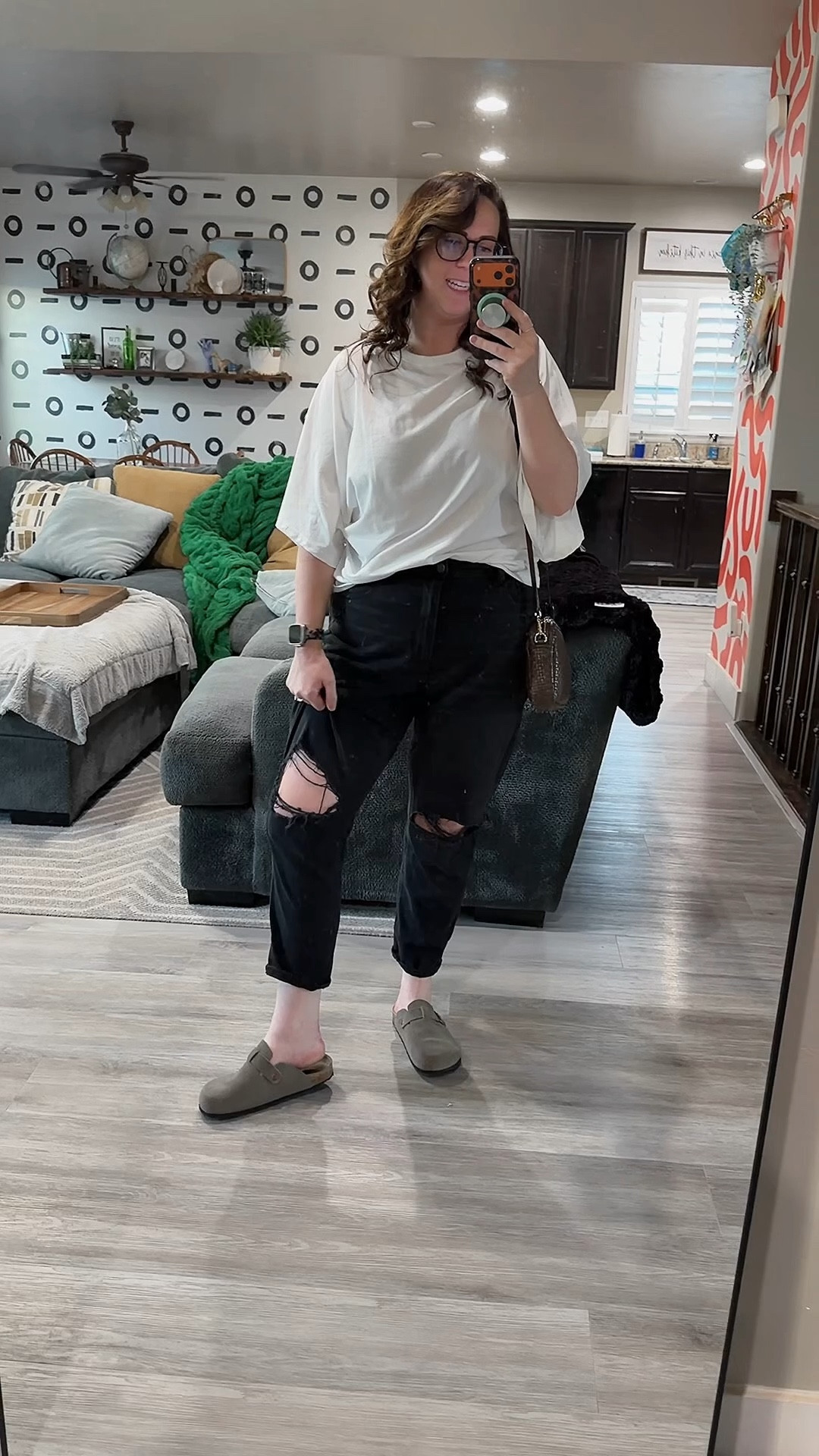 Shirt XL 
Jeans 16 @American Eagle Outfitters 

Quick night out with the boys to Chili’s 🙃

#LTKKids #LTKdayinmylife #LTKmomlife