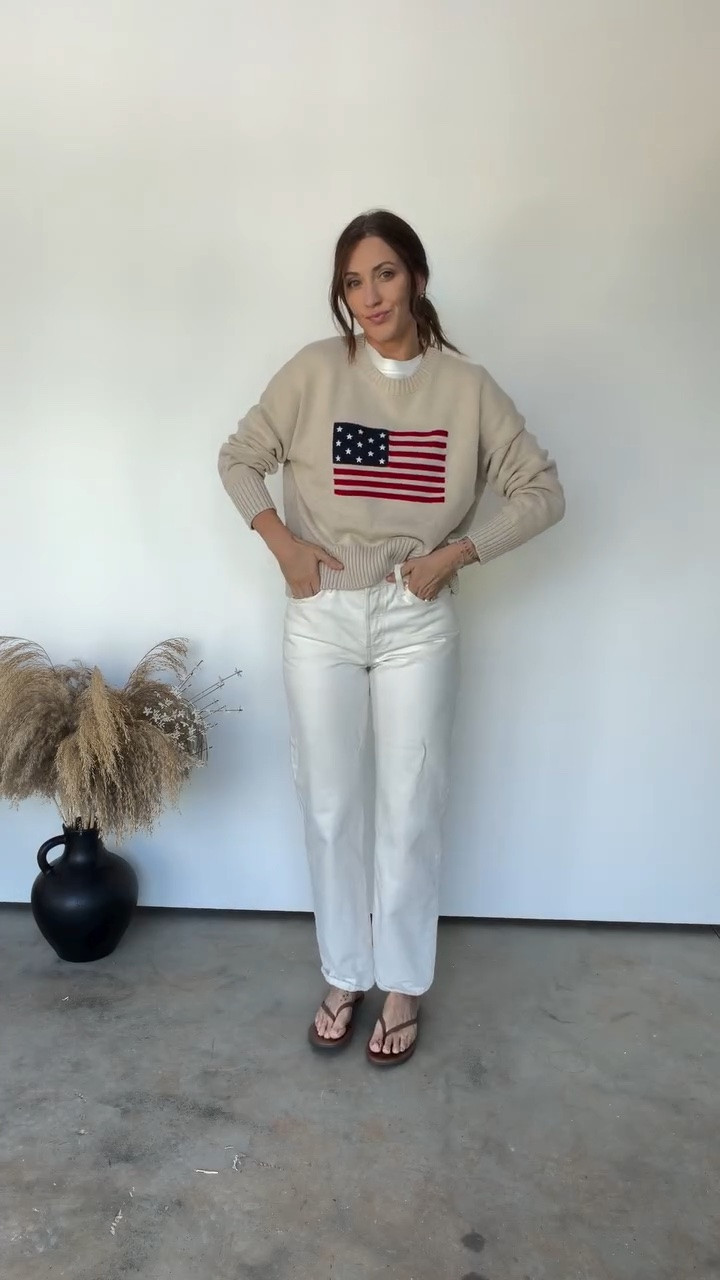 Not too white, perfect fit, button fly 👌🏼 comment “jeans” for info 

White jeans | off white jeans | ecru jeans | easy casual outfits for moms | minimalist outfits