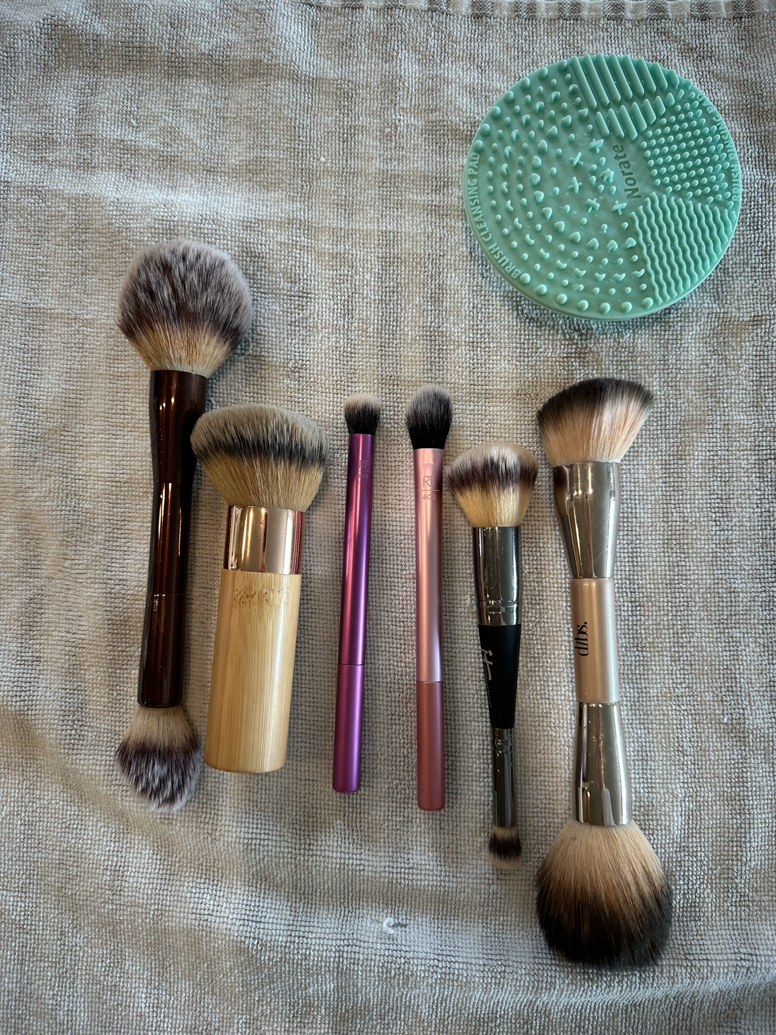 Makeup brushes & cleaner 

#LTKFindsUnder50 #LTKBeauty