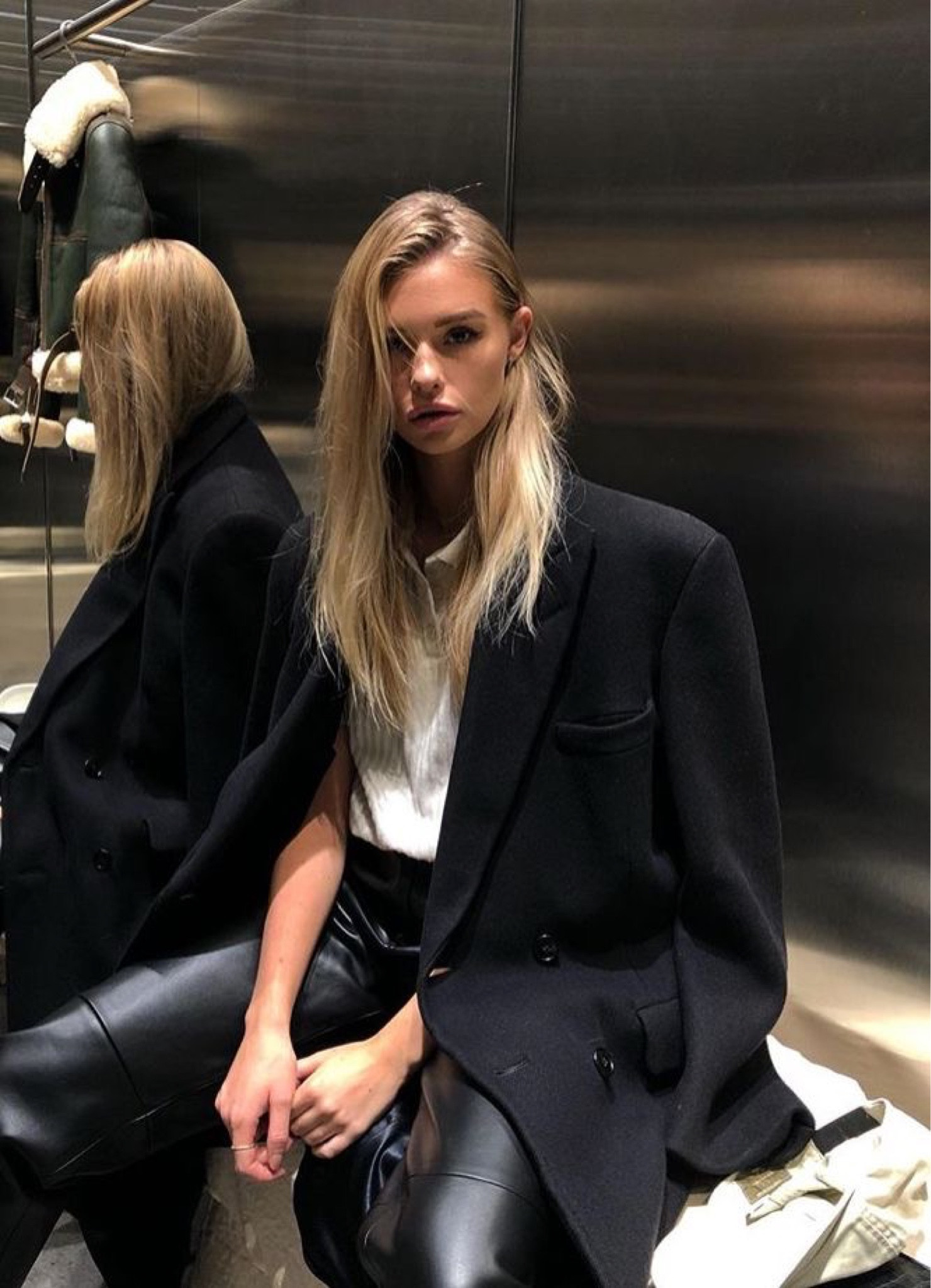 Let’s recreate the Scandinavian model outfit 
Off duty outfit 
Off duty model 
Oversized black blazer 
Pinstripe trousers 
White t shirt 