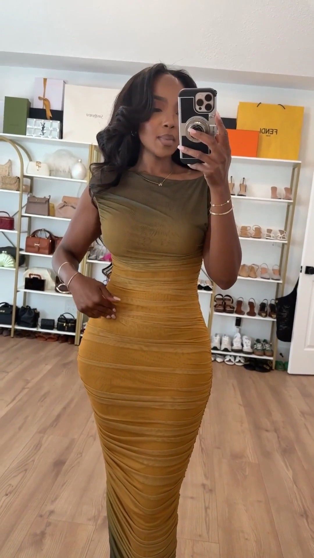 Scroll to shop ✨ who is she with that little bright snatched look! Elevated night-out energy with a soft glam edge, perfect for a night out.