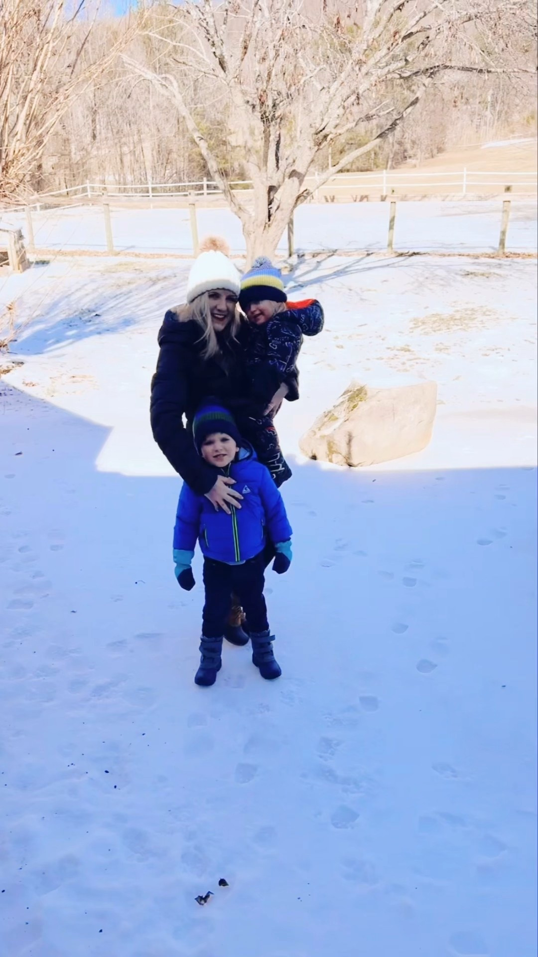 We even ventured on down to the pond 🦆🪿 to see that it had frozen over 🧊 (our neighbor told us it was the first time in 8 years - so cool !!) and the boys were amazed!! 🤩