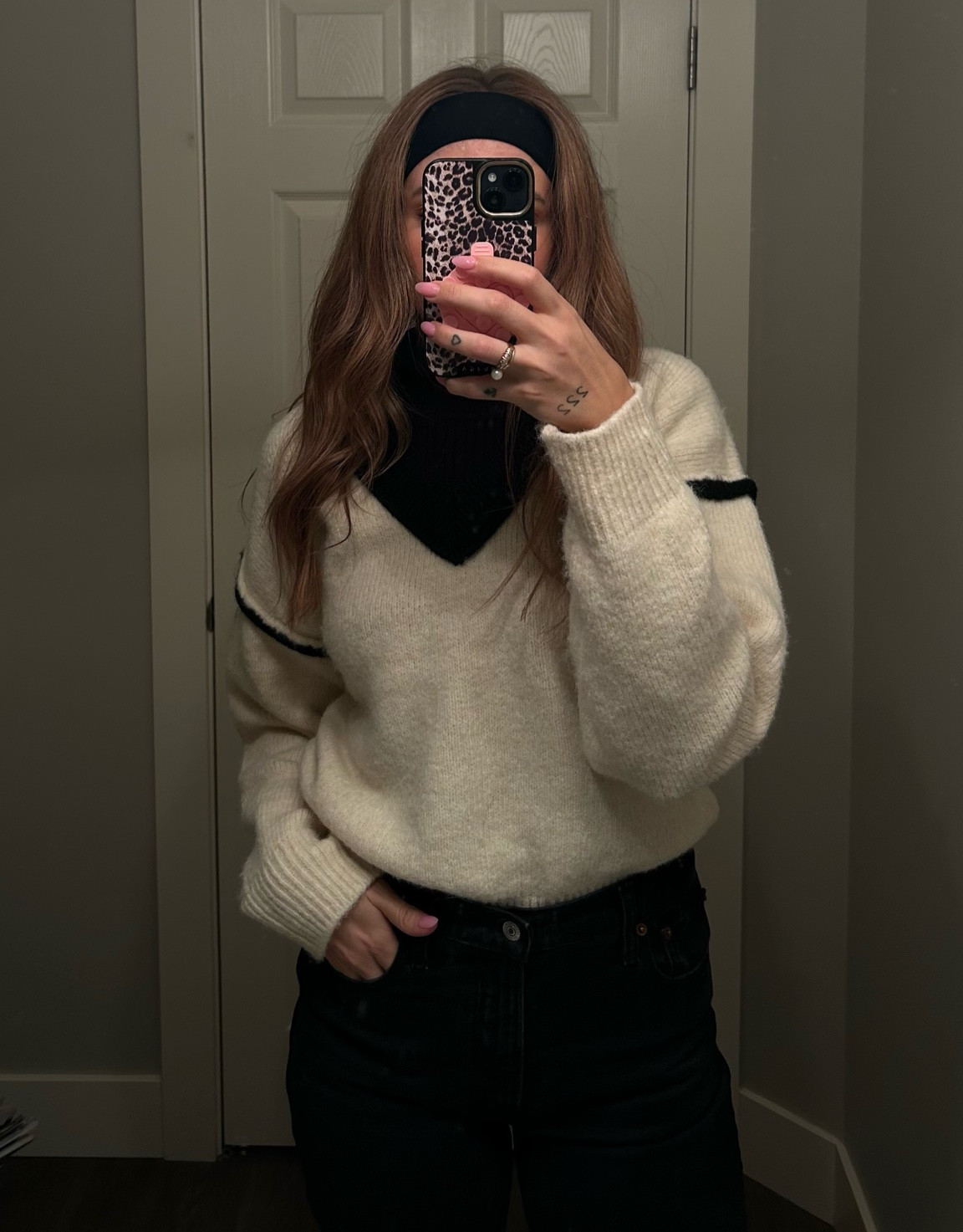 Cozy sweater contrast v neck sweater oak and fort 