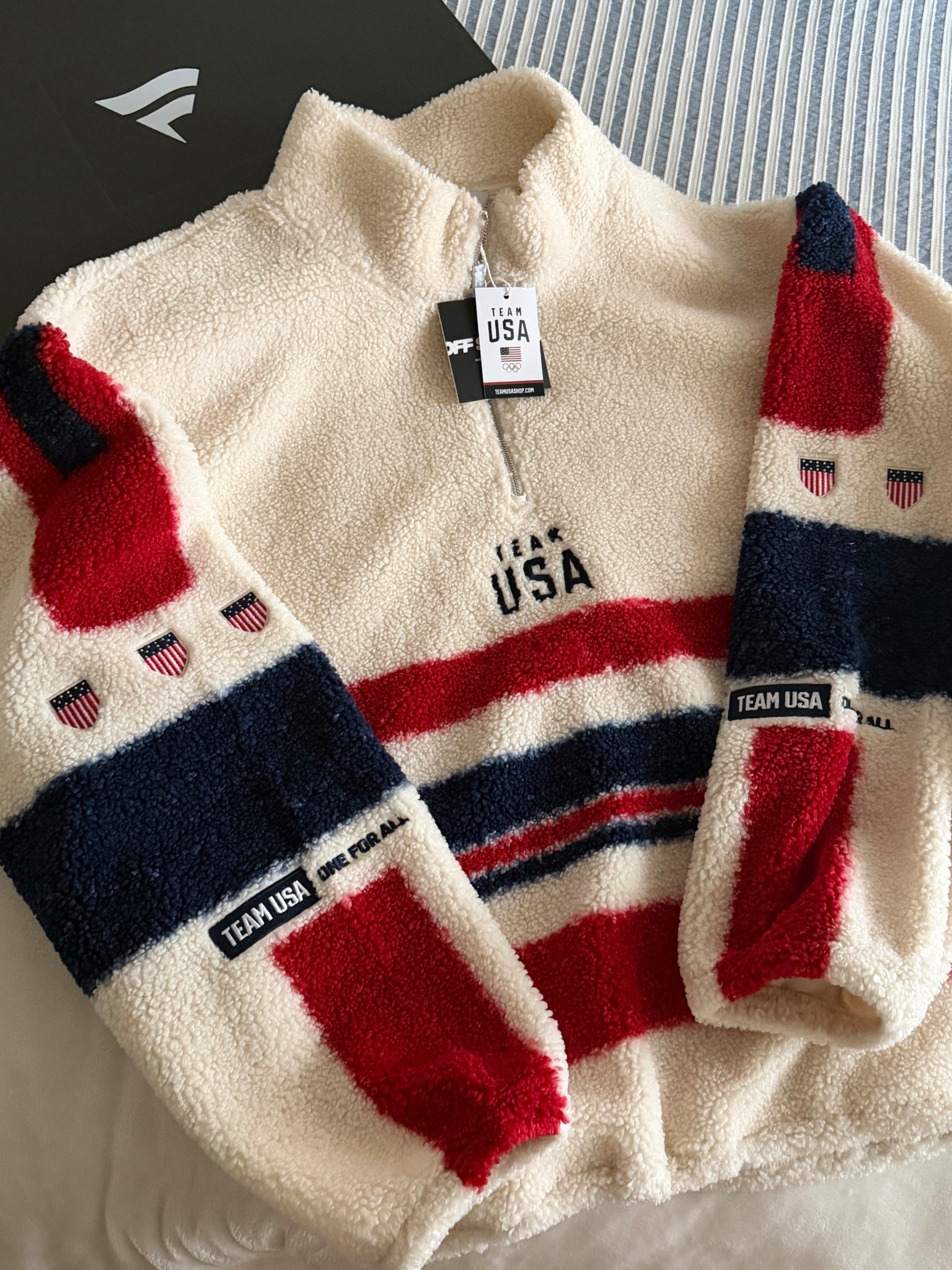 the CUTEST USA Sherpa ever!! 

#LTKTravel #LTKdayinmylife #LTKootd