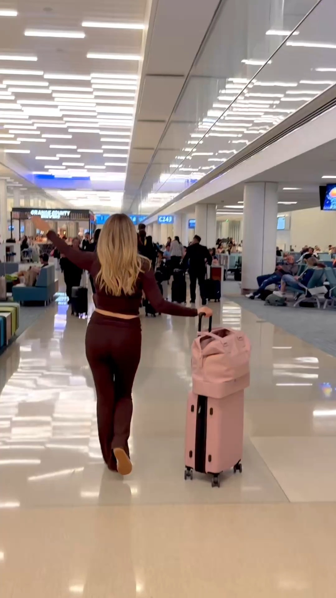 @beistravel  weekender bag.
up to 50% off select items today 


#LTKFestival #LTKdayinmylife #LTKTravel