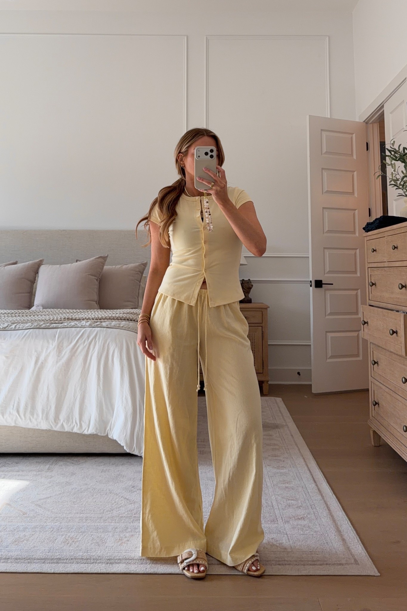 target yellow look 💛 top: xs // pants: xs regular 