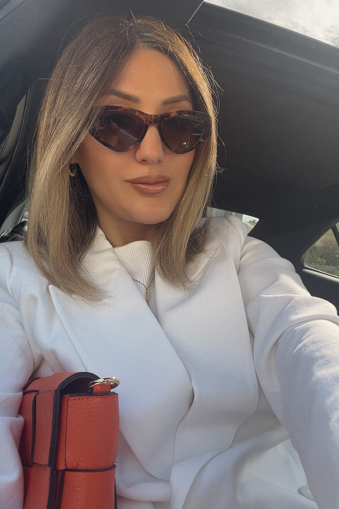 Obsessed with this white linen blazer and high waisted shorts set from @darling The quality and fit are amazing. I wore it to my friends baby shower this past weekend and it was so chic! 

Blazer, XS 
Shorts, small (I’m 5 months pregnant, and it fits the bump!) it has adjustable buttons on the inside where it gives you room to adjust the waistline. Also comes in navy! 

Matching set 
Spring outfit 
Maternity 
Easter 
Vacation outfit 
Workwear outfit 
Meeting outfit 
Chic outfit 
Linen matching set 
Baby shower guest outfit 

#darlingpartner #ad 

#LTKworkwear #LTKparties #LTKbump