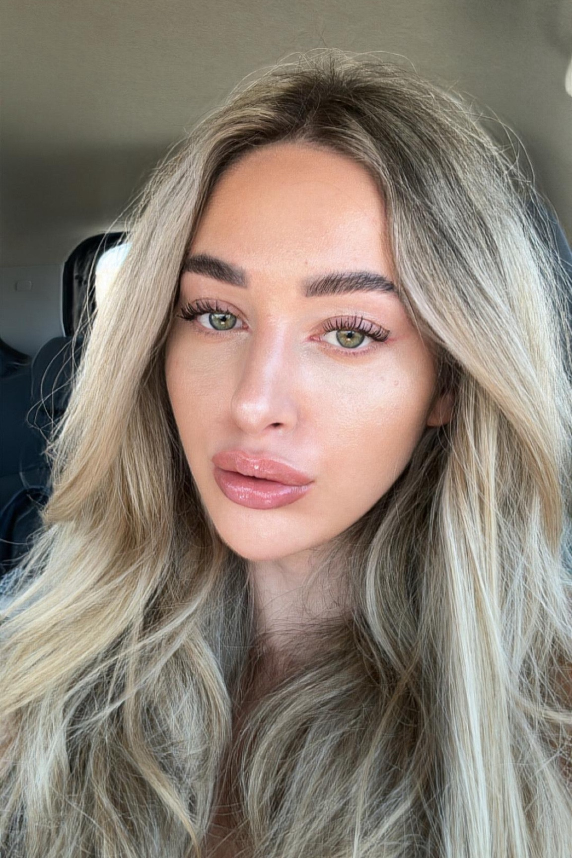 Make up of the day - fav Products🧚🏽🤍
