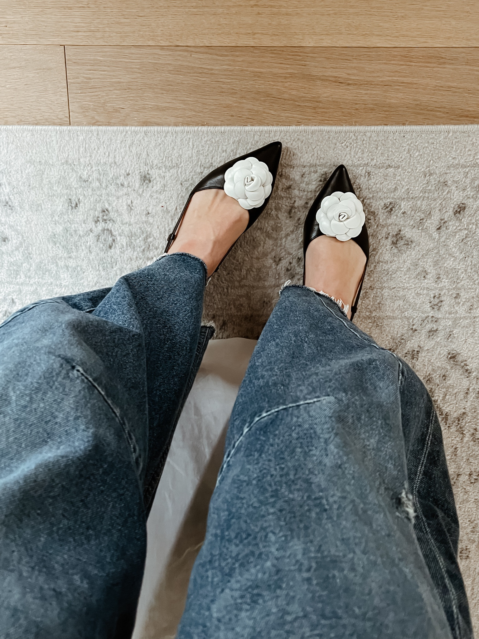 Rosette flats run TTS 

#LTKshoecrush
