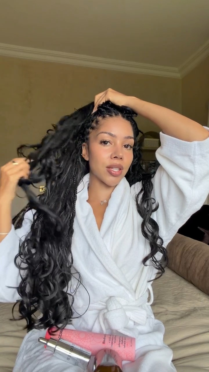 How I manage my French curls 🤎✨

#LTKgrwm #LTKmorningroutine #LTKBeauty