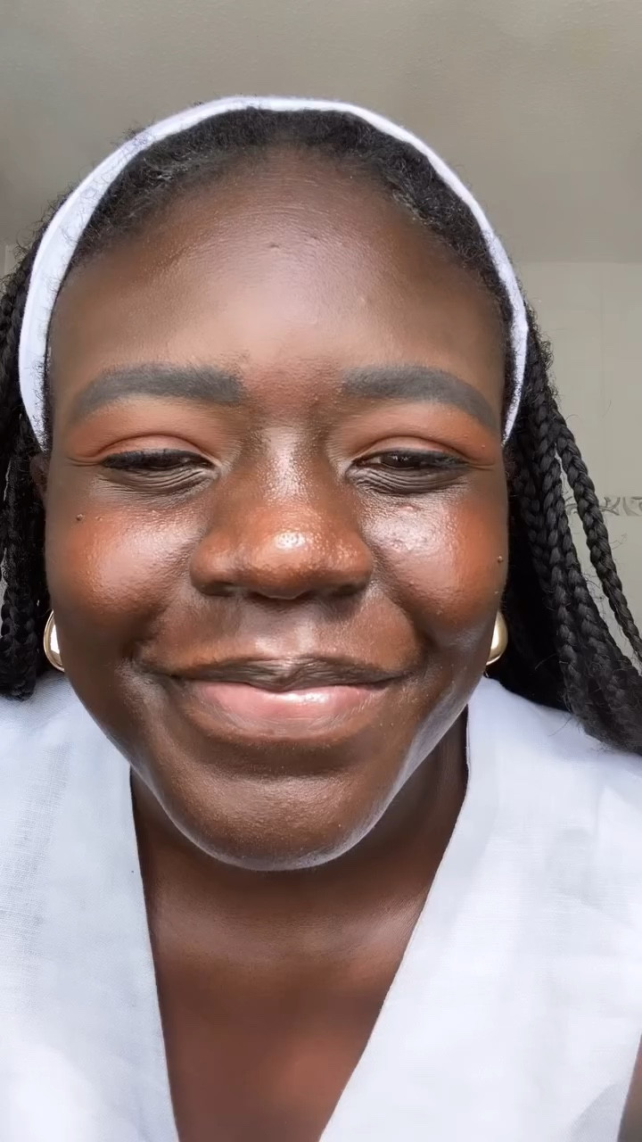 GRWM New foundation addition. 🖤 foundation 
 @chanel.beauty
.
.
.
.
#everydaymakeup #easymakeuplook #simplemakeuplooks #naturalmakeuplook #dewymakeuplook #daytimemakeup

#LTKbeauty #LTKeurope #LTKuk