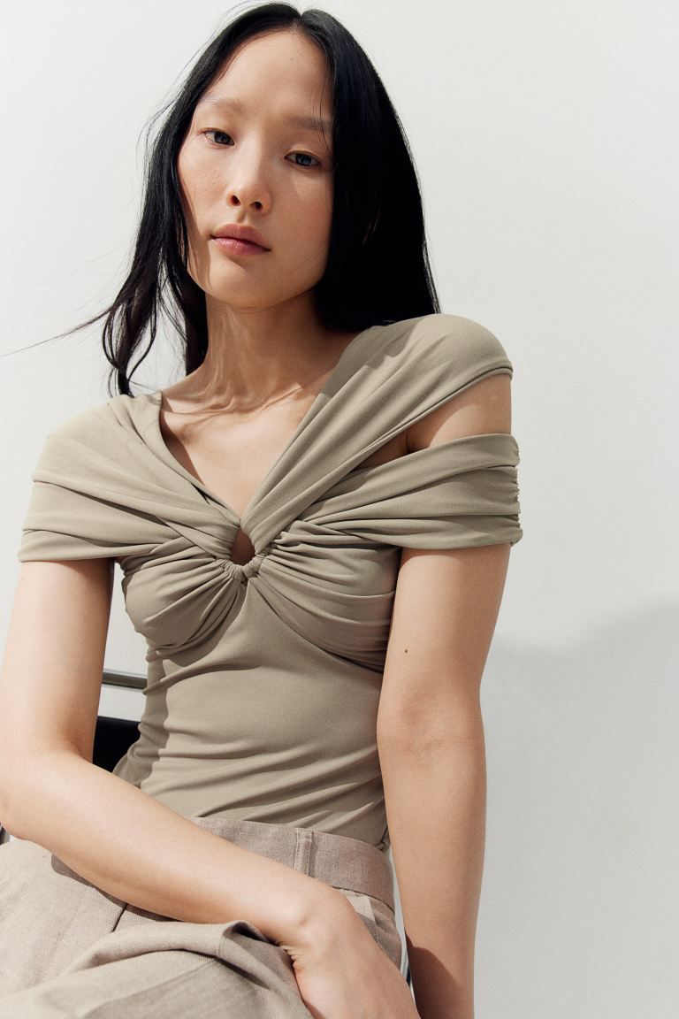 Open-shoulder Thong Bodysuit - Asymmetric Neckline - Sleeveless - Taupe - Ladies | H&M US | H&M (US + CA)