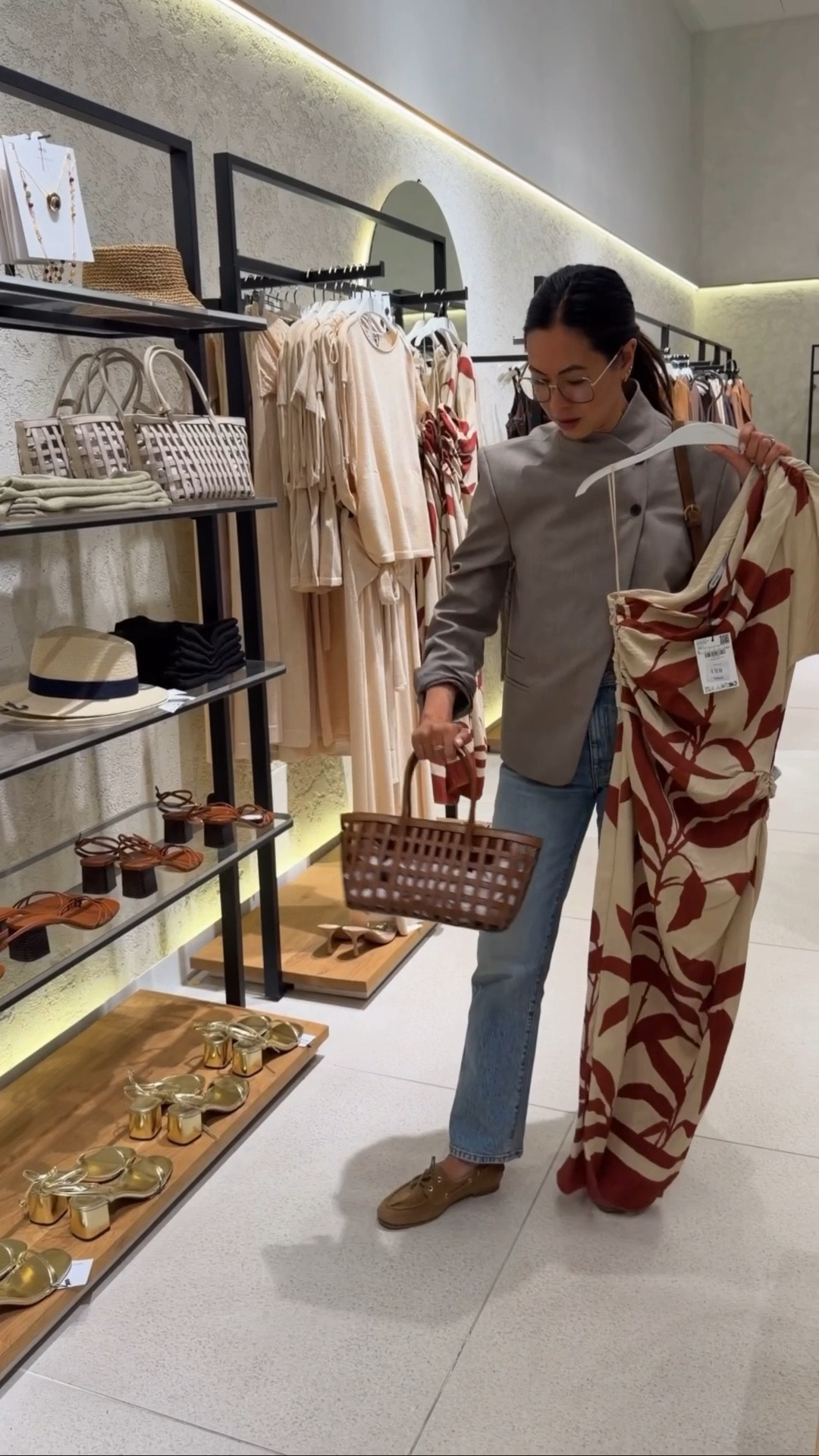 Come with me to Mango while I try to find the perfect outfit for a smart event. I had a few pieces saved from online but sadly couldn’t find them in store — why is Mango online always better?! That said, I did pick up these gorgeous pieces, they’re perfect for holidays but can easily be dressed up for a special occasion too. I’m wearing a size small in everything.

