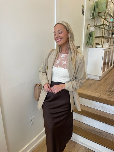 Neutral Spring Midi Skirt Outfit

Use code TAYLORLOVE for $$$ off Heartloom

Spring Outfit, Neutral Outfit, Neutral Style, Date Night Outfit, Midi Skirt 

#LTKFindsUnder100 #LTKSeasonal #LTKStyleTip