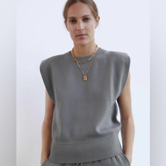 ZARA Padded Shoulder Sleeveless Knit Top Size M in Solid Gray | Poshmark