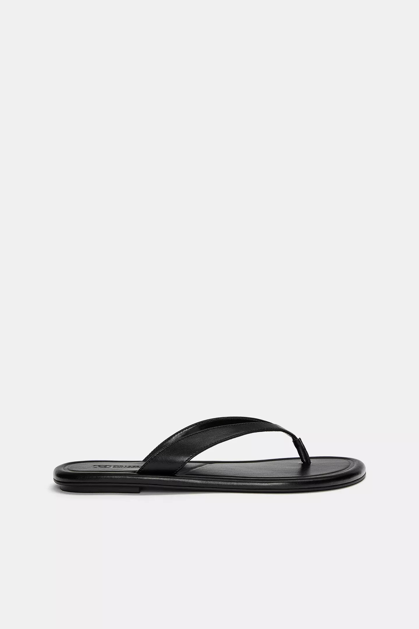 Flat sandals | PULL and BEAR UK