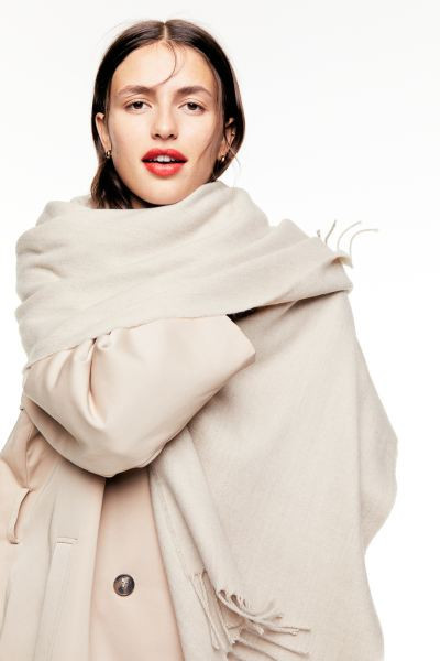 Woven scarf - Beige - Ladies | H&M GB | H&M (UK, MY, IN, SG, PH, TW, HK)