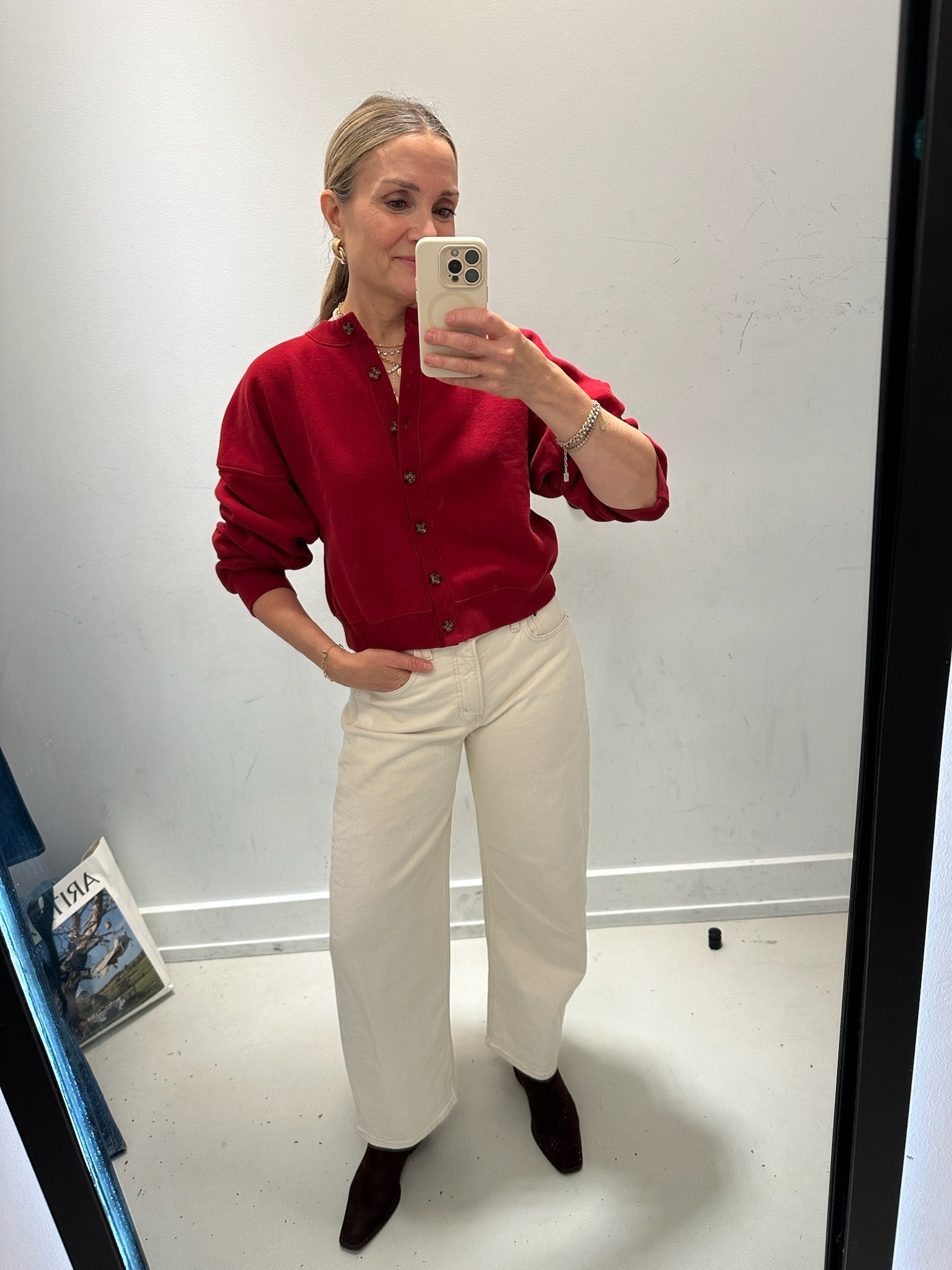 Wow! @abercrombie we are impressed!! Use our code AFLTK for 20% off on trend denim with the most flattering fit and the coziest sweaters for fall!