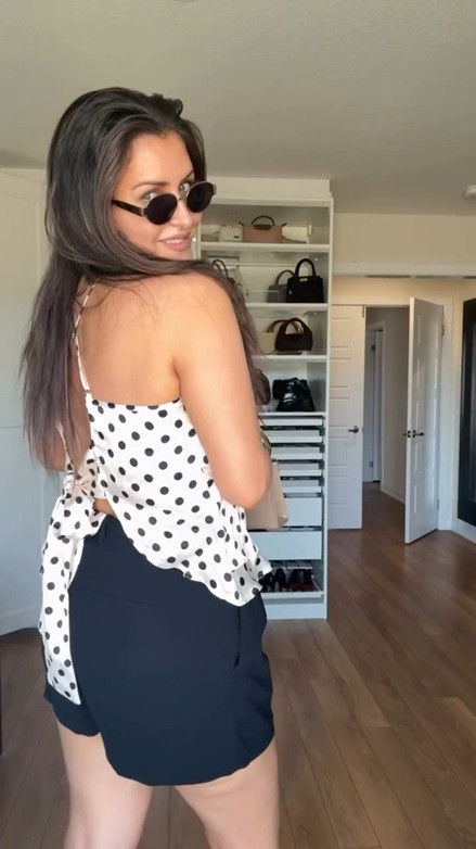 Spring fits aren’t just for size 2 girls 🤎🌸

Here’s your reminder that style has nothing to do with a number. 

As a midsize size 12 girlie, I’m stepping into spring wearing the cute outfit, the boots, the denim, the dress…all of it. Confidence is the whole look ✨

If you’ve been waiting to “lose weight” before dressing how you want… this is your sign to wear the outfit now 💐🤠

#MidsizeStyle
#Size12
#SpringOutfit
#ootd 
#midsizefashioninspo