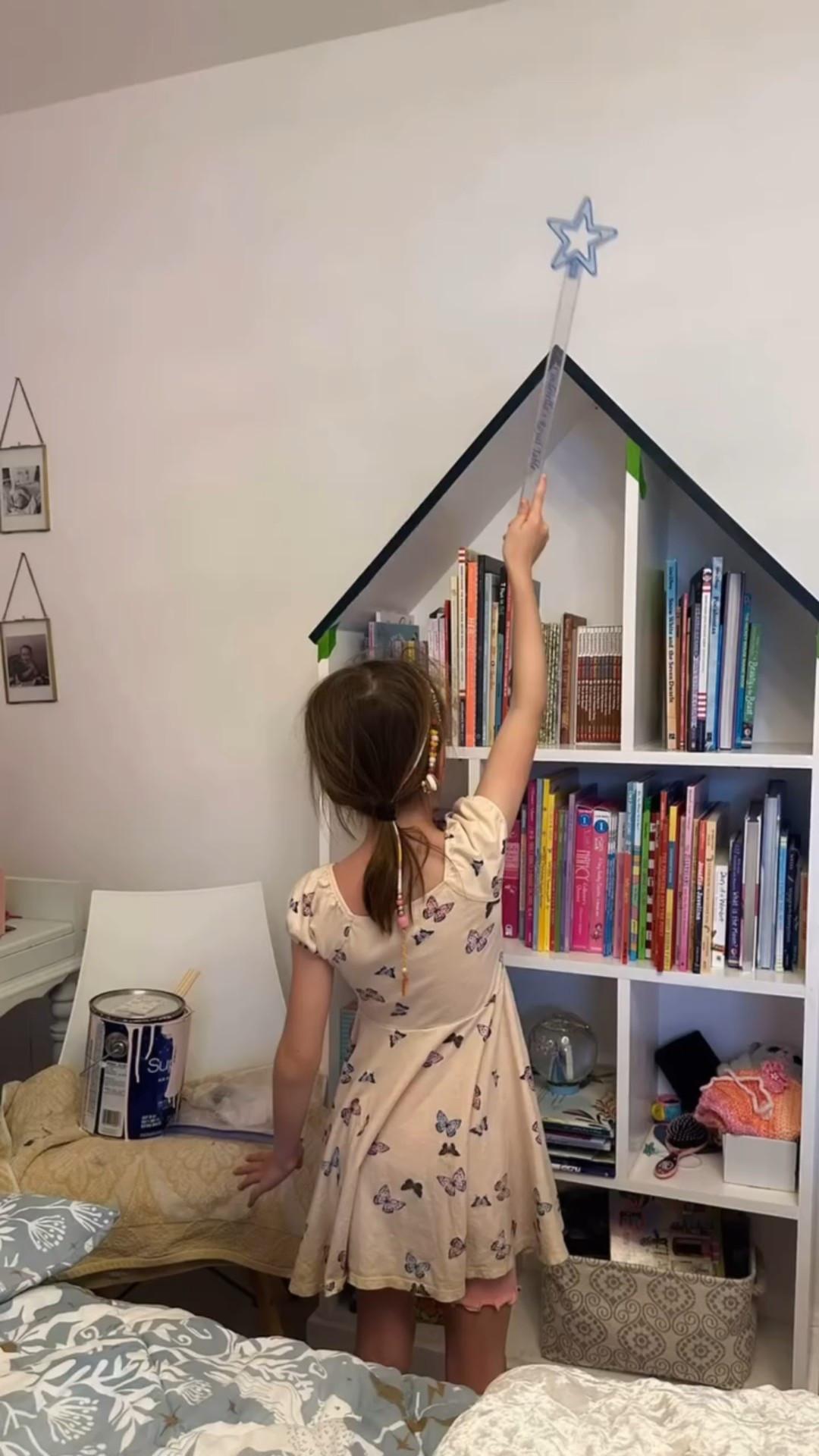 💖 Spring 2025 @oneroomchallenge small project is complete ✅ 

✨ the perfect blush pink scallops & peel & stick add so much charm to my 7 year olds bedroom bookcase that was given to us by a neighbor year ago! 

🚫Oh and no heavy duty tools needed! Just a paint brush, exacto knife, and wood glue! 

#orcat #oneroomchallenge #kidsbedroom #bookcase #creativemoms #magicmoments #modernmama #virtualinteriordesign #homelover

#LTKHome #LTKKids #LTKFamily