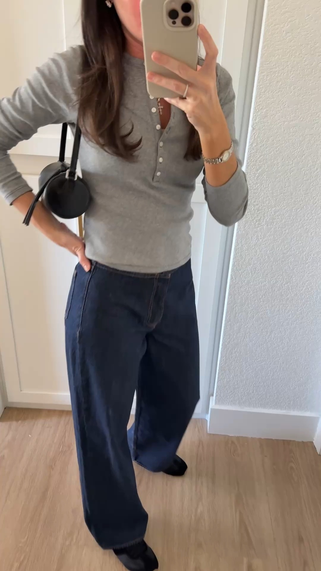 Friday outfit! I am 5’7” wearing size 25 regular at length in the jeans and XS in the top!