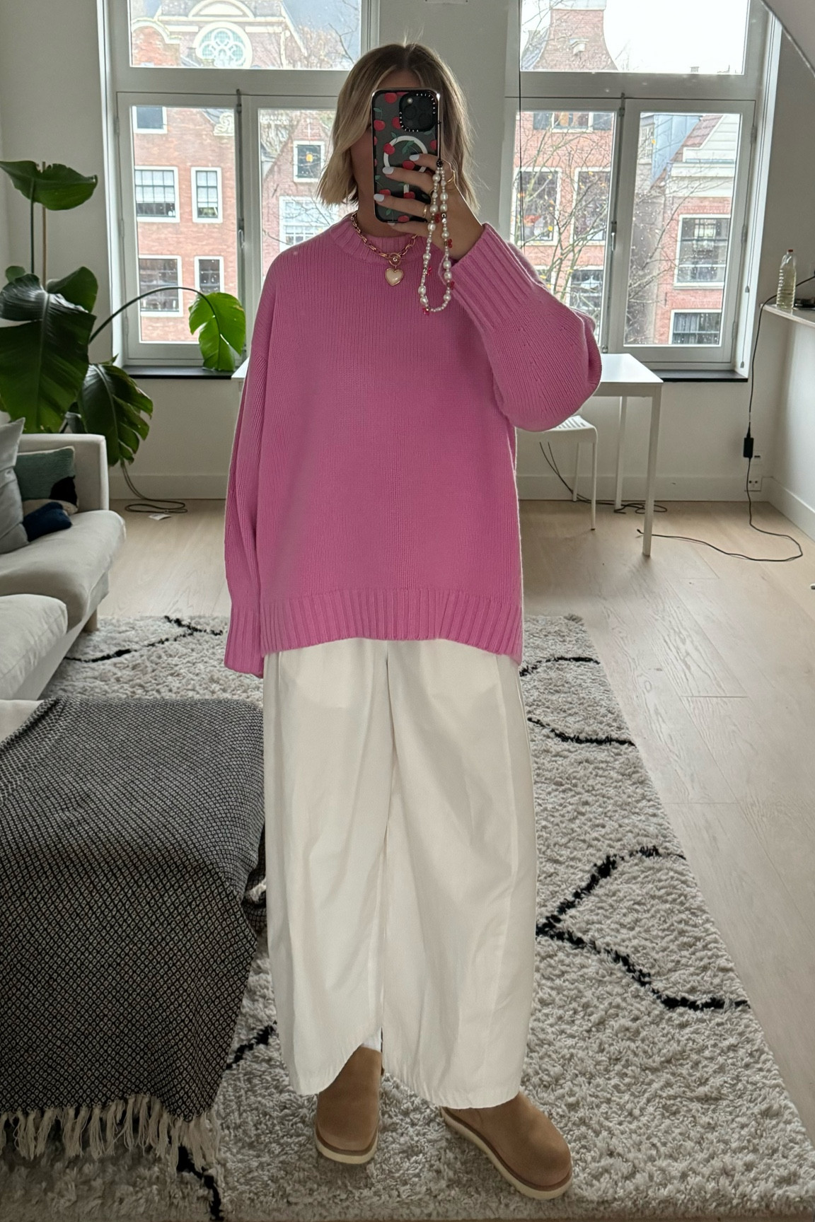 Work from home outfit idea! Comfy and colourful on a gloomy day.

Pink cashmere jumper: cos (M)
White barrel leg trousers: cos (eU36)
UGG golden star clogs (sized up 0.5)
Necklace: Logan Tay 



#LTKwinter #LTKstyletip #LTKuk