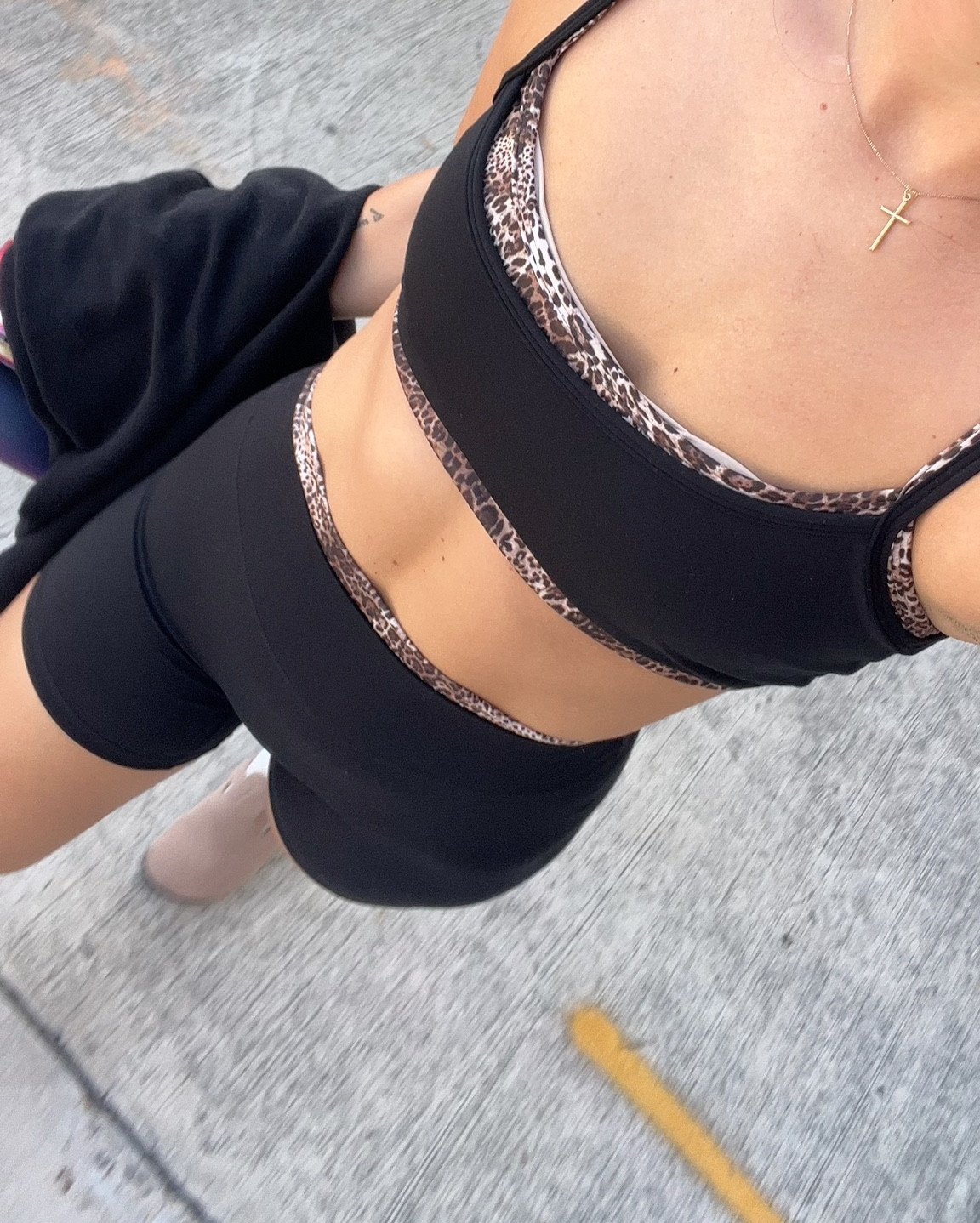 the cutest workout set ever 🖤🐆

leopard print, cheetah print, matching set, layered bra, sports bra, biker shortss

#LTKActive #LTKStyleTip #LTKFindsUnder100
