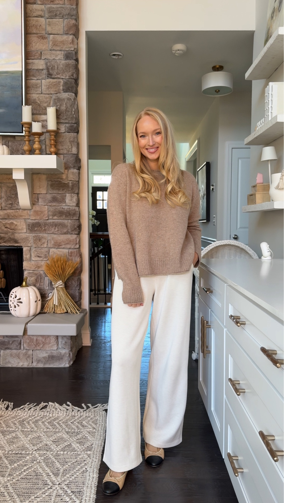 Comfy casual fall outfit idea! Perfect for Thanksgiving morning watching the parade! I wear these pants multiple times a week in a size small. I sized up to a medium in the sweater for a roomy fit. 

Thanksgiving outfit // casual outfit // comfy outfit // fall outfit // travel outfit // 

#LTKootd #LTKFindsUnder100 #LTKSeasonal