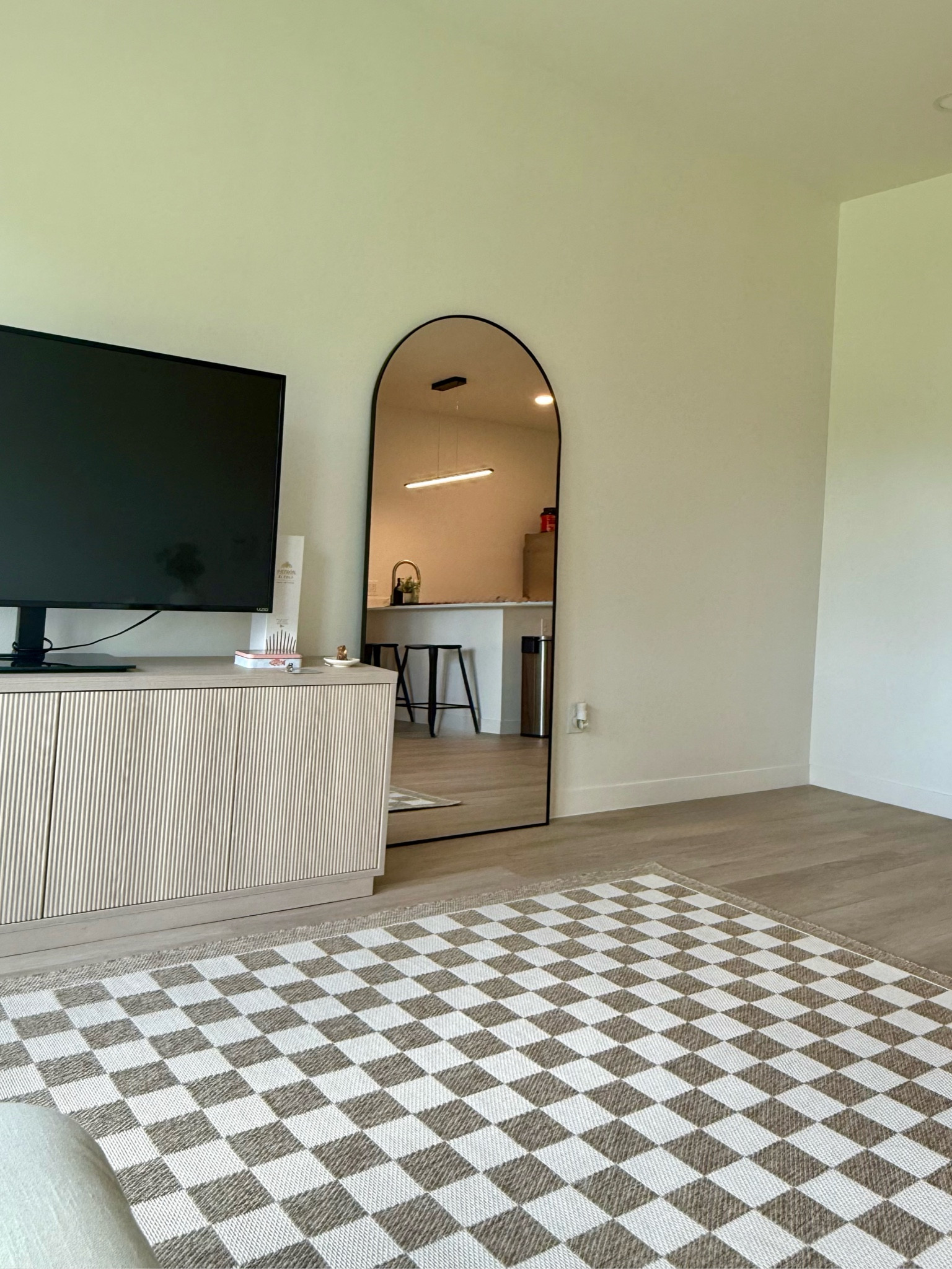 Rug info xx (originally from Home Goods) but linked super similar ones ! 
Size: 9x12 #homedecor #neutralhome #home #decor #interiordesign 