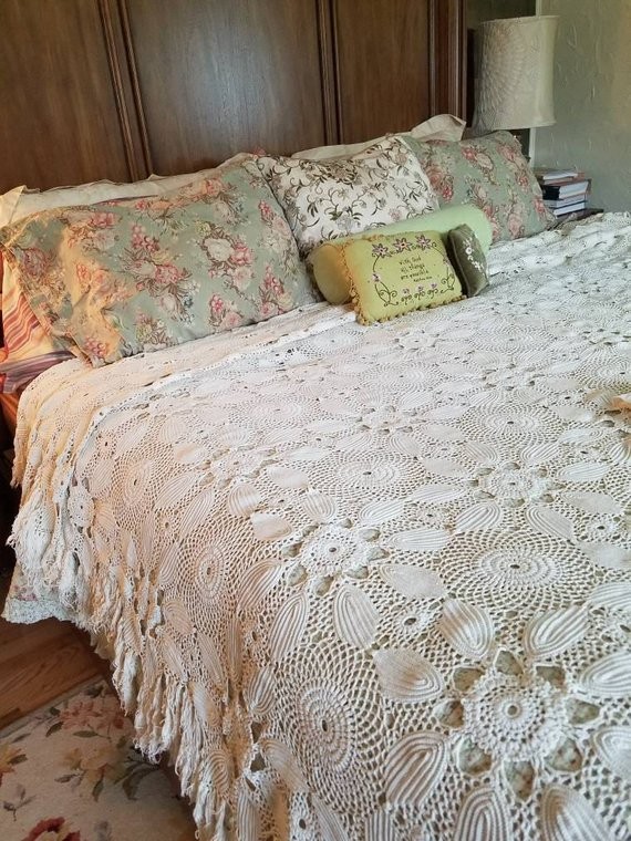 Reserved - Romantic Bedroom - White Lace Bedspread - Cottage Chic - White Coverlet - Antique Bedspre | Etsy (US)