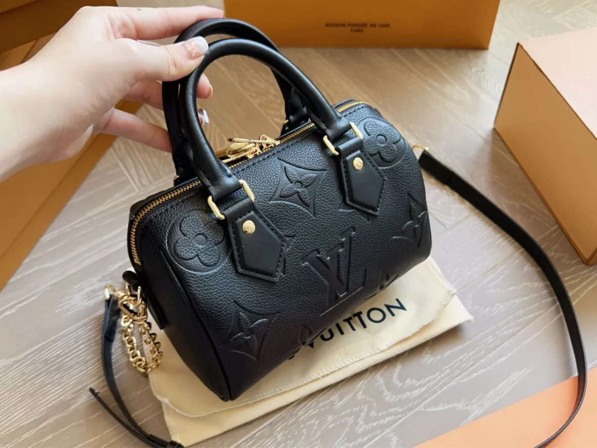 Louis Vuitton Black - 1,808 For Sale on 1stDibs  dhgate lv pouch, dhgate  louis vuitton bag, dhgate louis vuitton purse