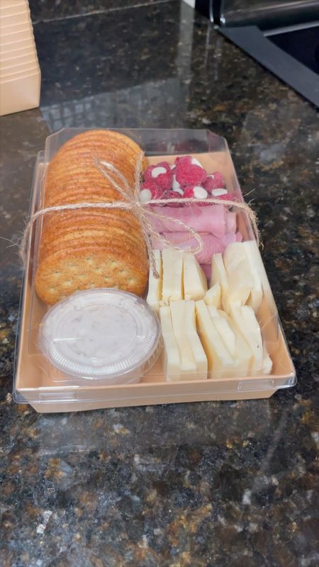 Charcuterie box perfect for a picnic 

#LTKVideo