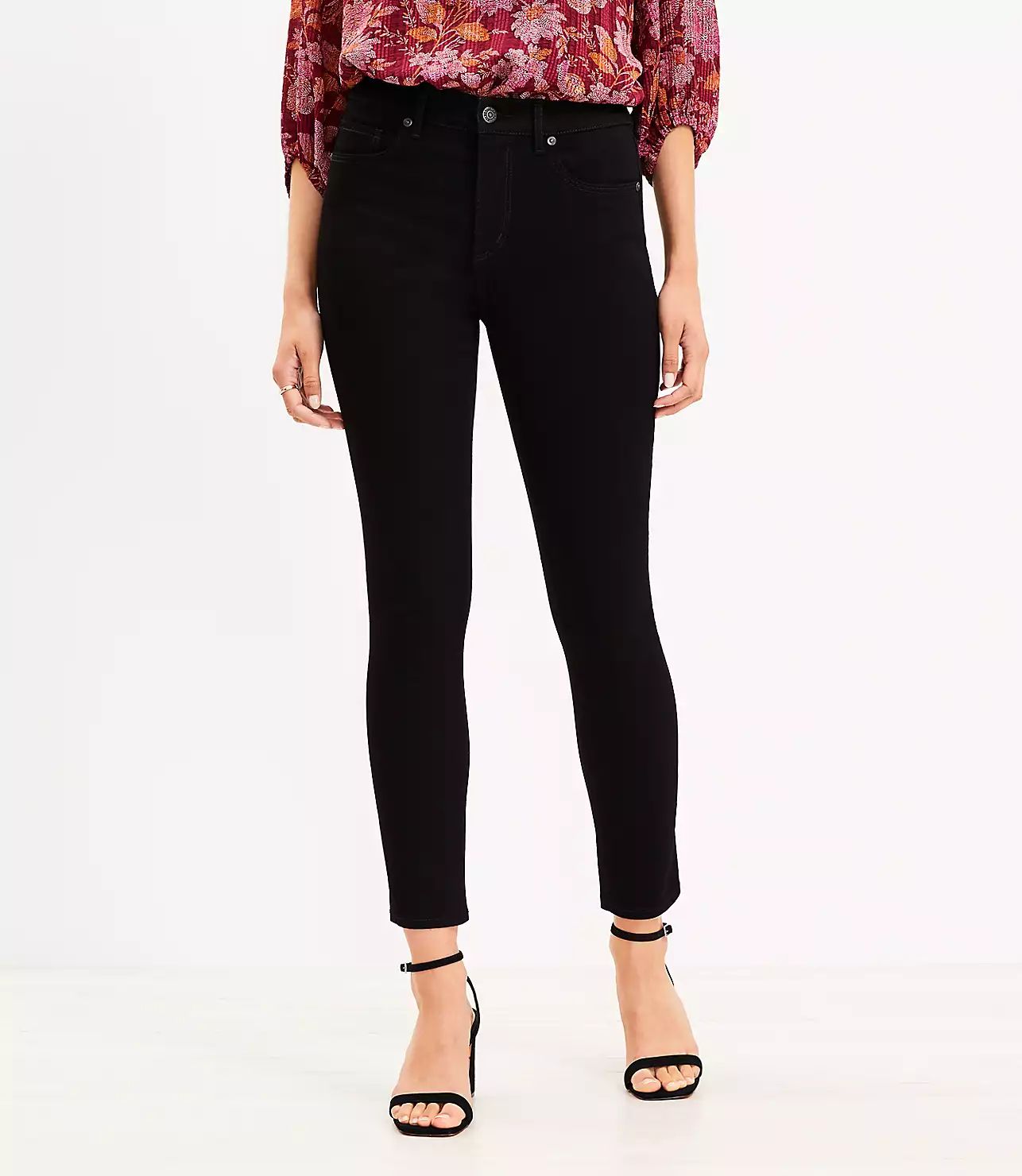 Curvy Mid Rise Skinny Jeans in Black | LOFT