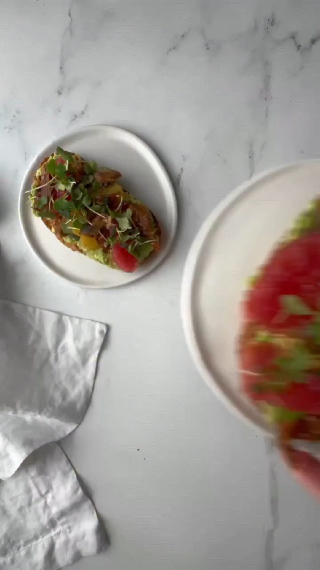 Not your average avo toast…….Creamy avocado, bright citrus, and smoky @fishwife mackerel on crispy sourdough = the dream brunch/lunch/snack situation. I’m obsessed you guys — it’s fresh, protein-packed, and unbelievably satisfying. Full recipe is live; comment “recipe” and I’ll send it your way. And as always, tag me if you try it!
.
.
.
.
#avocadotoast #fishwife #smokedmackerel #brunchideas #easyrecipes #proteinrecipe #sherisilver