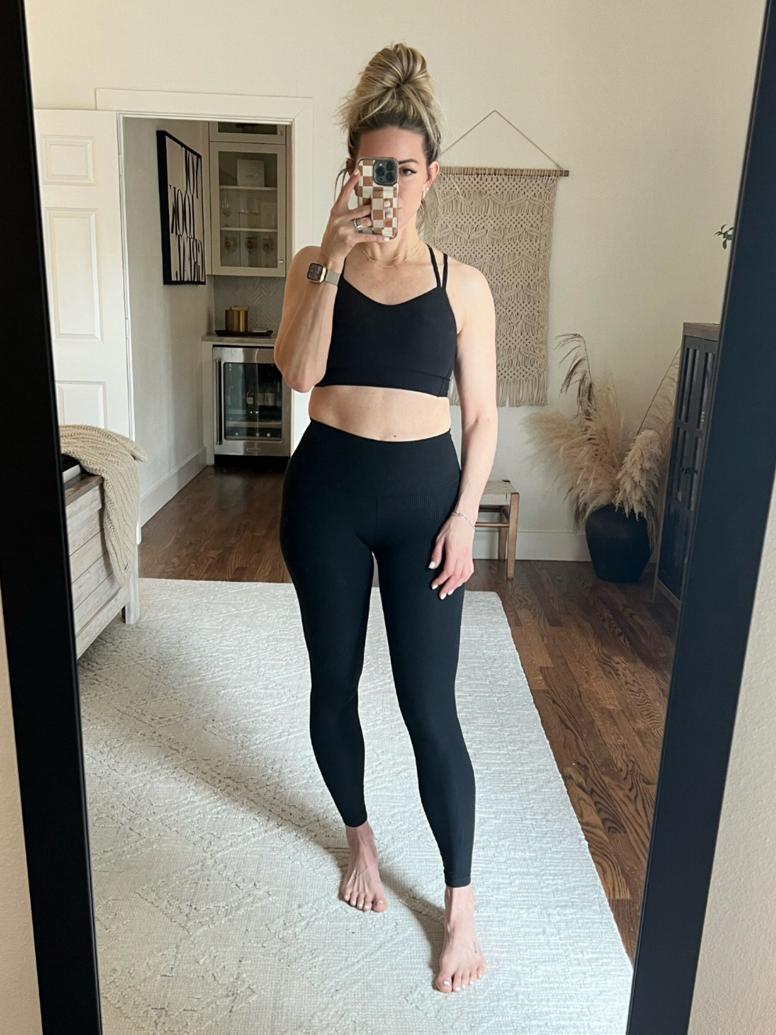 ✔️



#LTKstyletip #LTKfitness #LTKover40