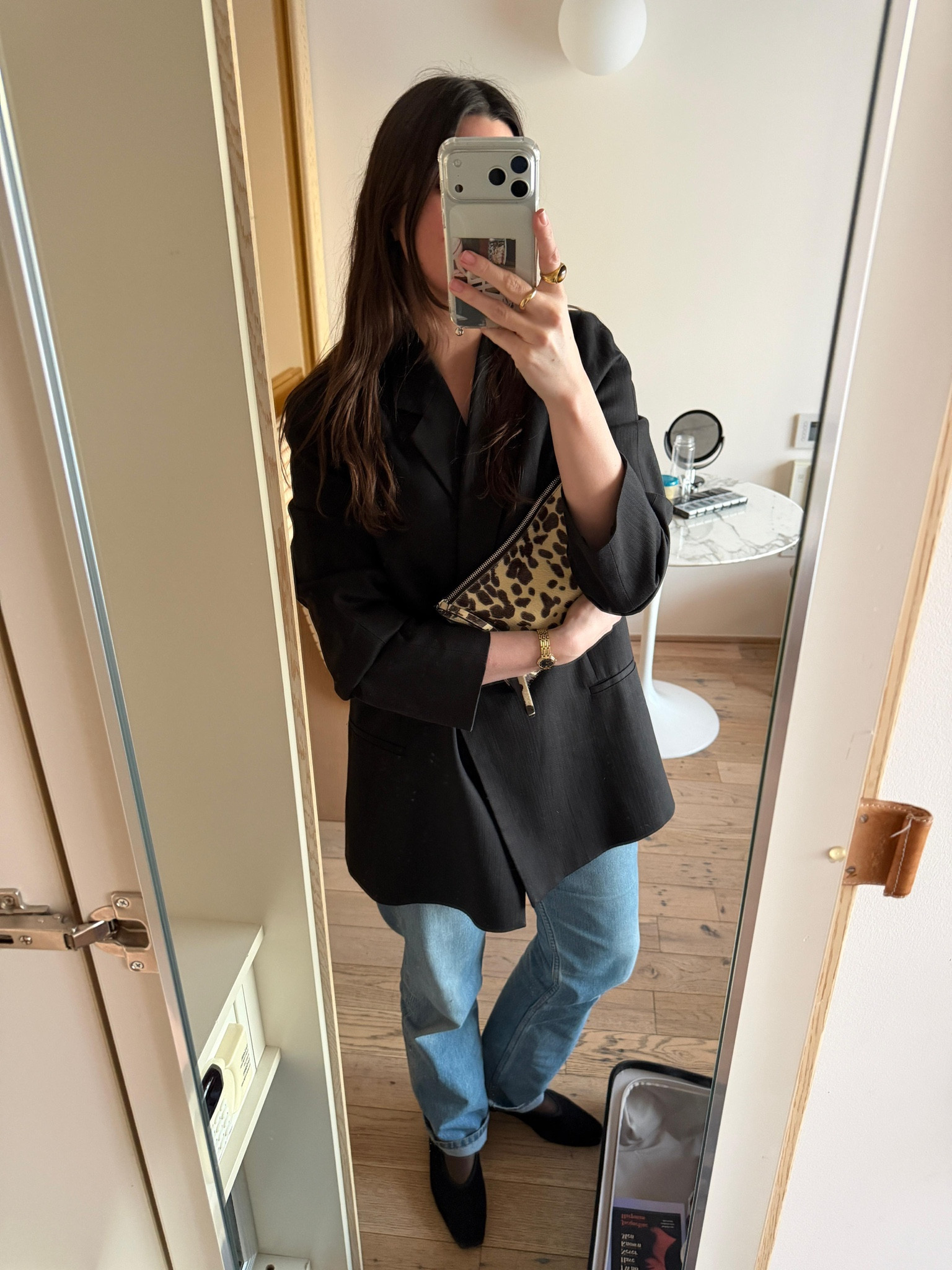 New York spring OOTN. Oversized black blazer with vintage Levi’s jeans and a pony hair cheetah print clutch bag

#LTKspring #LTKstyletip