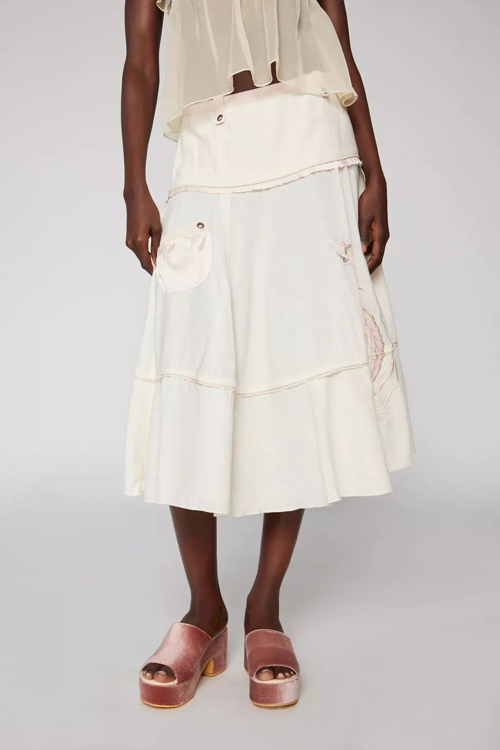 Kimchi Blue Persephone Linen Embroidered Midi Skirt | Urban Outfitters (US and RoW)