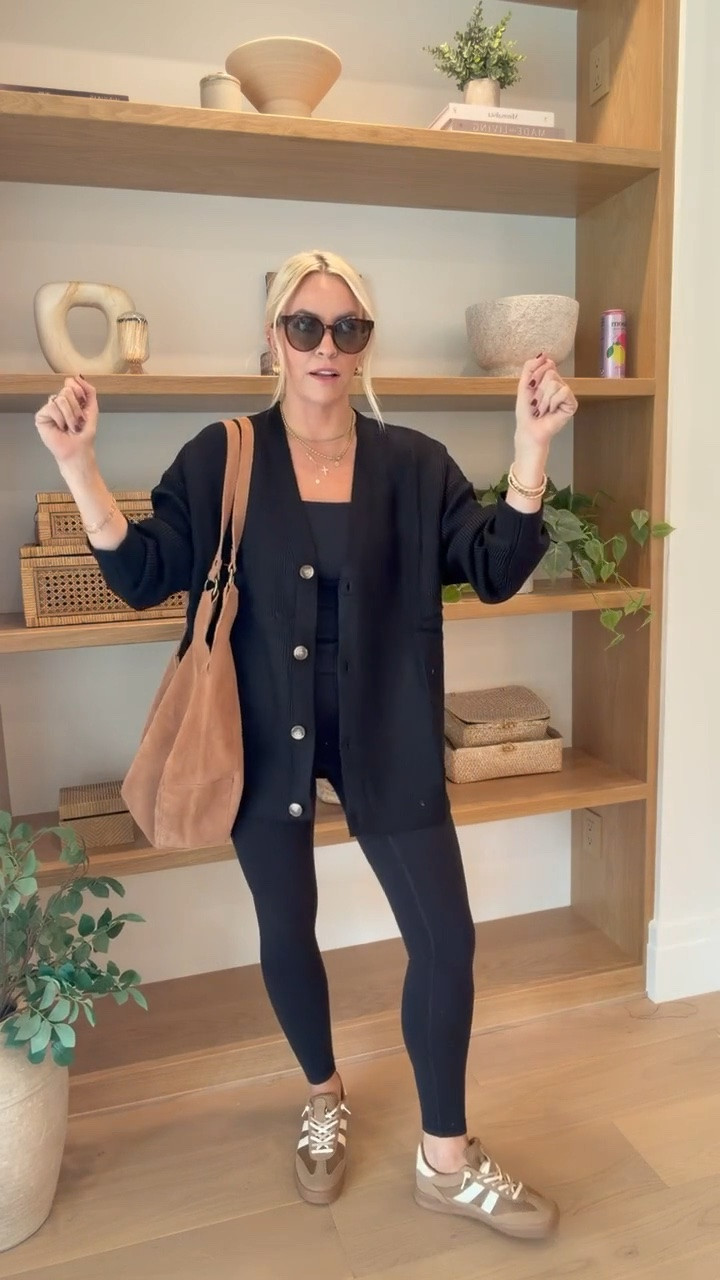This is such a good throw and go outfit!

#LTKootd #LTKgrwm #LTKmomlife